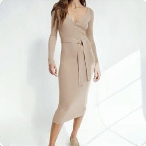 NWOT The Group by Babaton Henley Ribbed V-Neck Tie-Waist Dress in Taupe. Size M